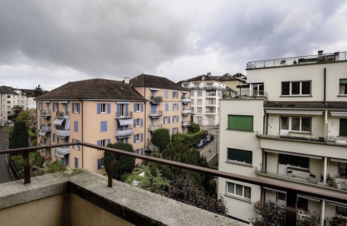 Pully Apartment | Bright apartment Lausanne city center