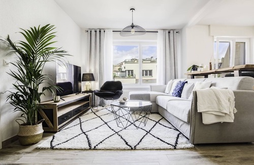 Pully Apartment | Bright apartment Lausanne city center