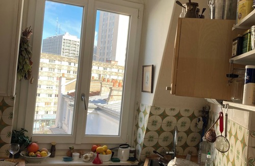 Amerique Apartment | Bright apartment, Metro station at the foot of the building15 minutes from downtown.
