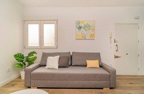 Carabanchel Apartment | Bright apartment near Casa de Campo by Batuecas