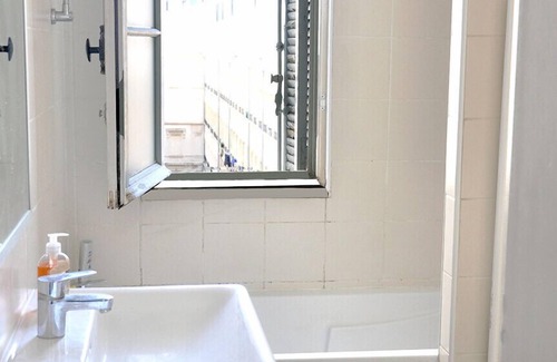 Les Grands Carmes Apartment | Bright apartment - near the Old Port