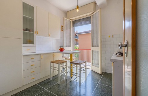 San Donato-San Vitale Apartment | Bright apartment with balcony equipped with the main comforts to comfortably accommodate up to 3 people and very quiet thanks to the view on a silent internal street. The accommodation is located in the San Vitale district, a very green residential area,