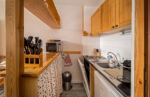Allos Apartment | Bright app, 4 ppl, near the slots