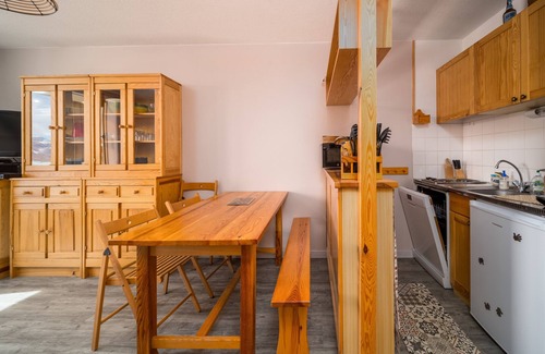 Allos Apartment | Bright app, 4 ppl, near the slots