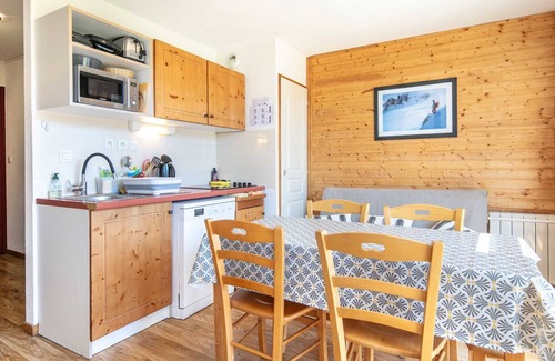 Chamrousse Apartment | Bright Apt 6 ppl, spacious terrace