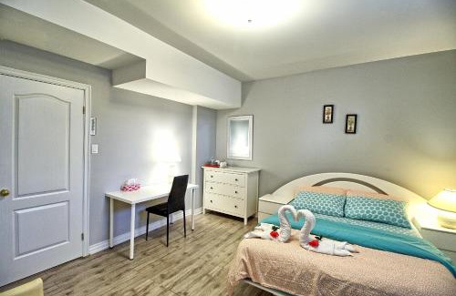 Thornhill House | Bright Basement & Private Bathroom, free Parking
