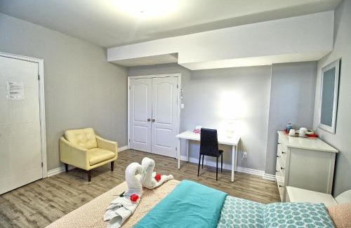 Thornhill House | Bright Basement & Private Bathroom, free Parking