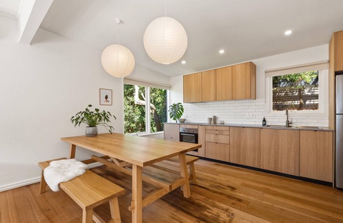 Barwon Heads House | Bright beach house in prime Barwon Heads