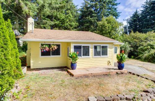 Gleneden Beach House | Bright Beach Town Bungalow