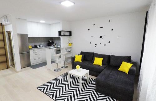 Subotica Apartment | Bright Central Lux Apartment