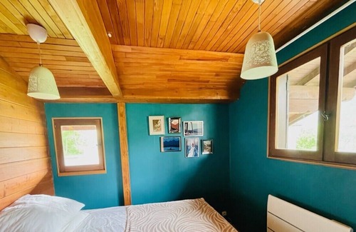 Forville Ski Chalet | Bright chalet with terrace and garden in Briançon