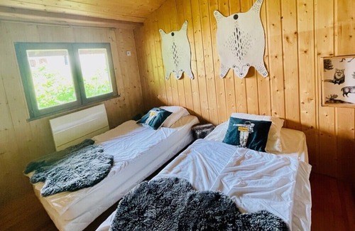 Forville Ski Chalet | Bright chalet with terrace and garden in Briançon