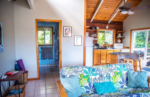 Pupukea Cottage | Bright, clean, airy Rocky Point Beach 1 bedroom loft. Steps to beach & bike path