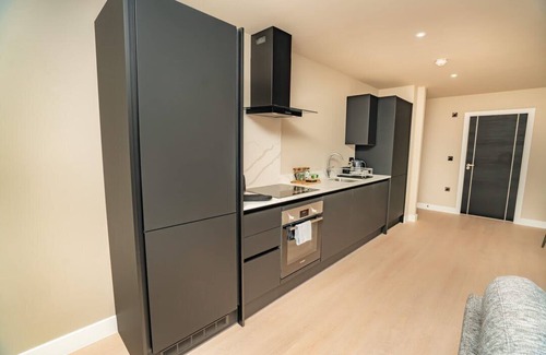 Bloxwich Apartment | Bright & Contemporary 2 Bed Flat in Birmingham