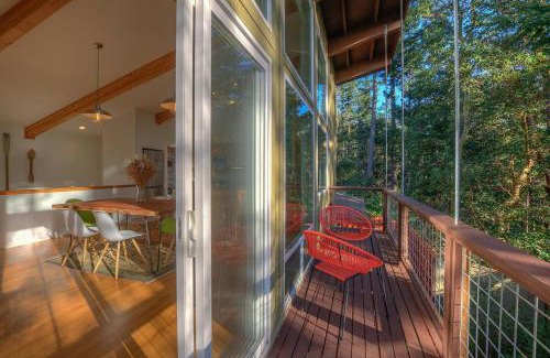 Eastsound House | Bright, Contemporary, Walk To Town & Beach