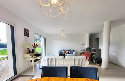 Plumergat House | Bright Country Home near Beaches & Sainte-Anne-d’Auray