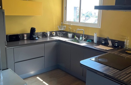 Montauban Apartment | Bright downtown apartment
