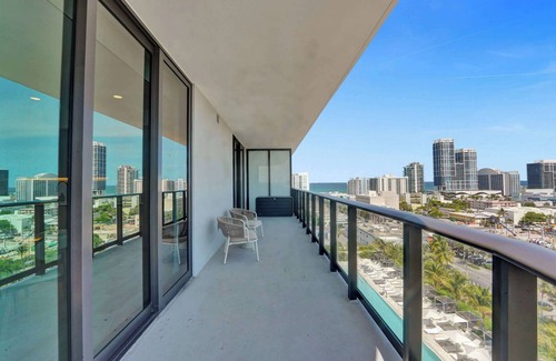 North Beach Condo | Bright & Elegant 2BR/2BA Getaway in Miami Beach