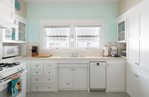 Whittier House | Bright, Family-Friendly Home, Great Beds, between Disneyland & Universal Studios