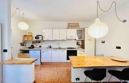 Finalborgo Apartment | Bright Finalborgo Apartment