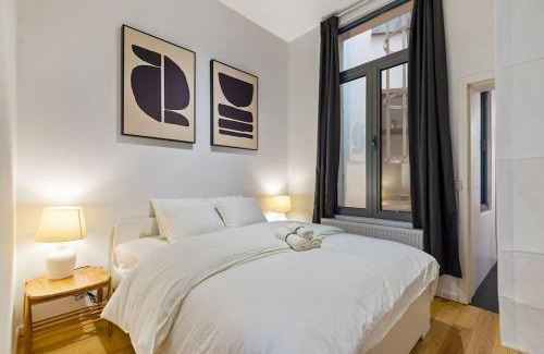 Brederode Apartment | Bright Flat near City Center 24hr Parking