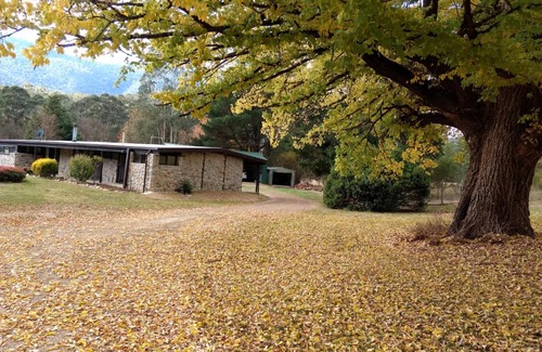 Freeburgh House | Bright Freeburgh Stays