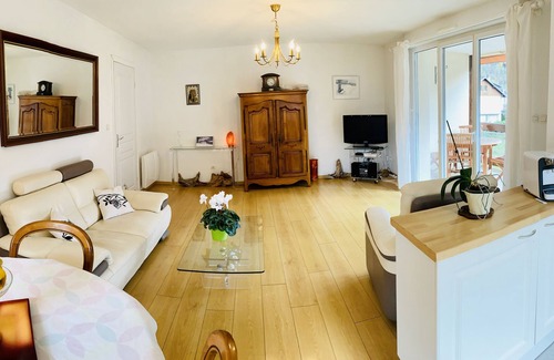 Saint-Mamet Apartment | Bright, fully-equipped apartment