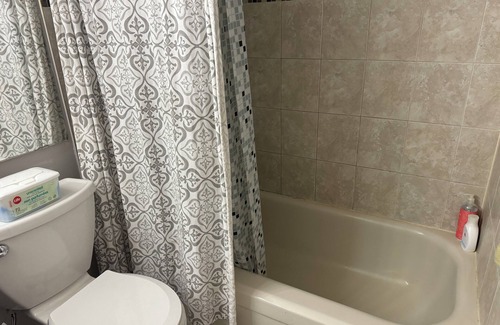 Richmond City Centre Condo | Bright Furnished Bedroom for Rent, Richmond Central location