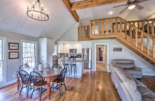 Hadley Cabin | Bright ‘Green Gables’ Cabin: Hike, Swim & BBQ