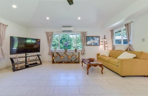 Pauwela Apartment | Bright Haiku Studio Patio and Rainforest View