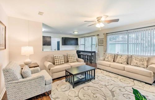 Hinesville House | Bright Hinesville Home, 43 Mi to Savannah!