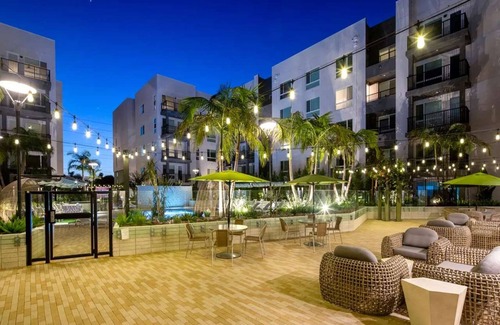 Lyon Street Apartment | Bright Home 10 Min to Disneyland Pool GYM