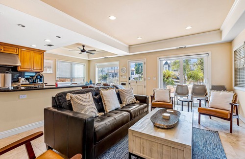 Naples House | Bright home on the channel with expansive patio & elevator