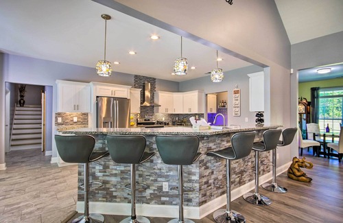 Hopkins House | Bright Hopkins Home w/Game Room & Fire Pit!