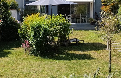 Talence Apartment | Bright house, modern and air conditioned with lovely garden and spa