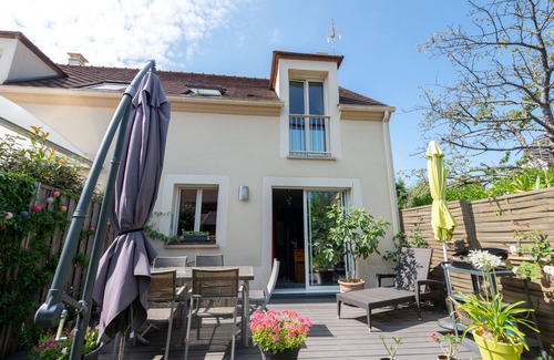 Rambouillet House | Bright house near the Castle, the park, the city center, the train station