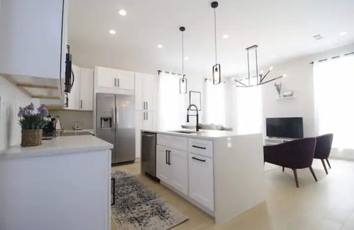 Irish Channel House | Bright Irish Channel Cottage 10 mins to FQ/Uptown