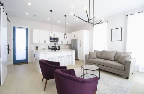 Irish Channel House | Bright Irish Channel Cottage 10 mins to FQ/Uptown
