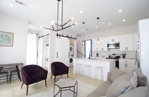 Irish Channel House | Bright Irish Channel Cottage 10 mins to FQ/Uptown