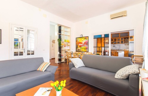 Gianicolense Apartment | Bright, large, beautiful apartment close to Trastevere Station