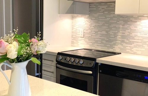 Yonge-Eglinton Apartment | Bright & Luxurious 1 Bedroom Apartment in the Heart of Toronto