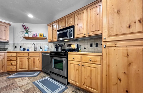 Kimball Junction House | Bright, Modern Condo w/Olympic Park Views