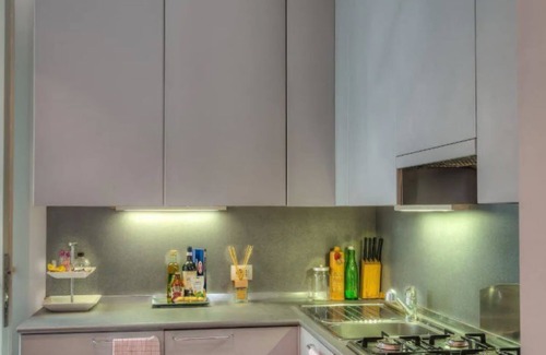 Bullona Apartment | Bright Parisian Flat in Milano!