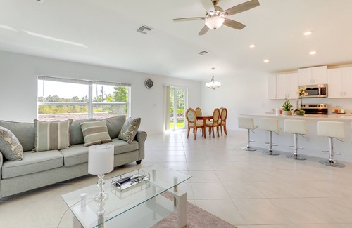 Port Charlotte - Charlotte Harbor House | Bright Port Charlotte Home - 2 Mi to Beach!