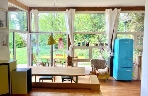 Utting am Ammersee Apartment | Bright, quiet apartment with terrace and large natural garden. Lake and train station nearby