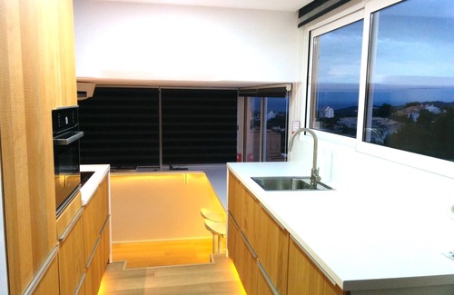 Vallpineda Apartment | Bright renovated apartment with views of the vineyards and sea plus pool