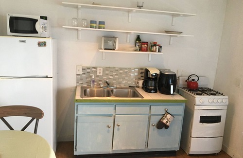 Estate Solberg Apartment | Bright Sky Cottage in Paradise