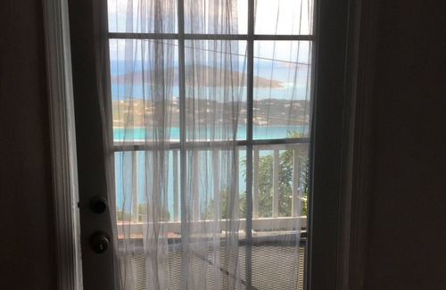 Estate Solberg Apartment | Bright Sky Cottage in Paradise