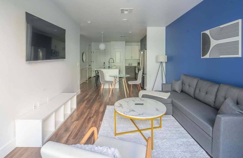 Tempe Apartment | Bright & Sleek 1BR | Ideal Stay w/Parking & Workspace