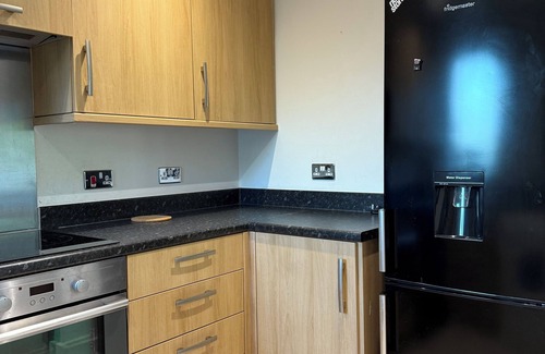 High Wycombe Apartment | Bright & Spacious 1-Bed Apartment with Balcony & Private Parking